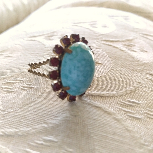 Jewelry - Vintage Turquoise and Red Gemstone Ring